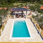 Holliday 